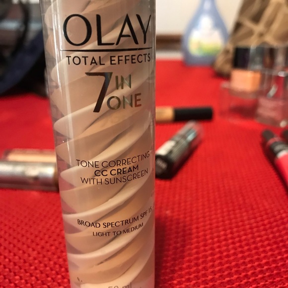 Assorted Makeup Bundle - Picture 4 of 8